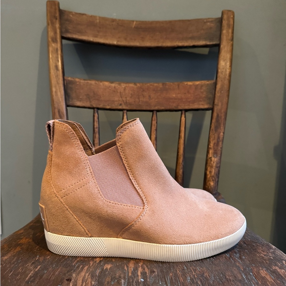 Sorel Suede Tan Ankle Boots